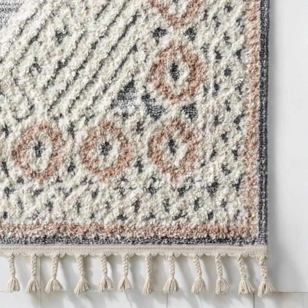 NEW West Elm White Cream Boho Tassel Geometric Shag Area Rug Carpet - 4' x 6'